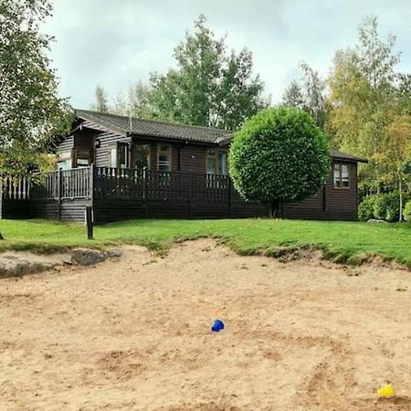 4 Bed Luxury Lodge With Hot Tub Near Lake District Warton Exterior photo