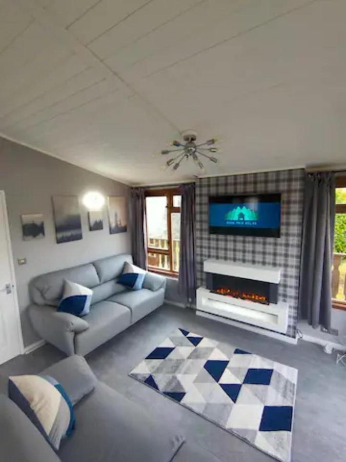 4 Bed Luxury Lodge With Hot Tub Near Lake District Warton Exterior photo